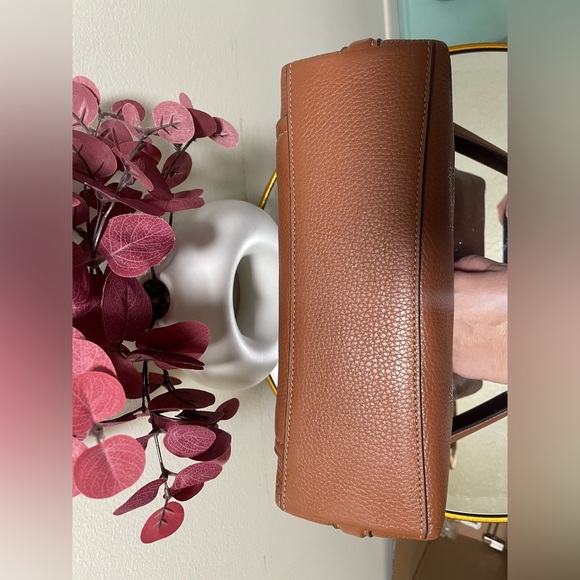 Like New Coach Genuine Leather medium size convertible bag shoulder brown cognac - Picture 6 of 13